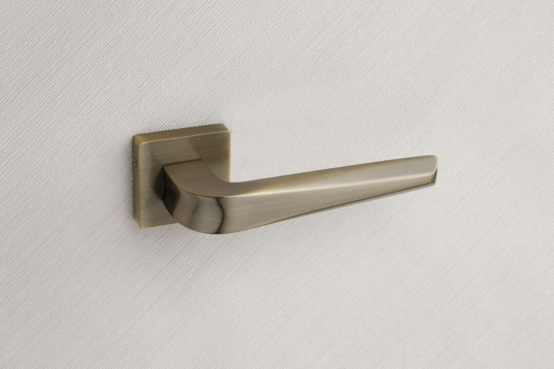 Door Handle Mirage 05A7678