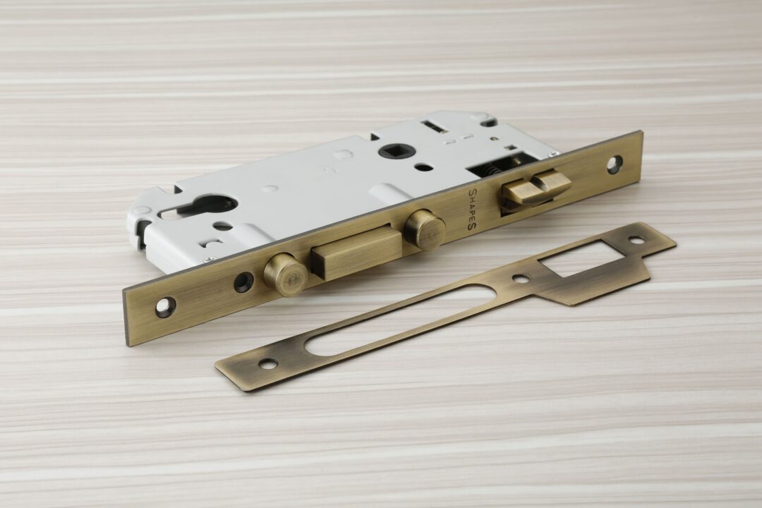 lockbody and cylinder 05A7911