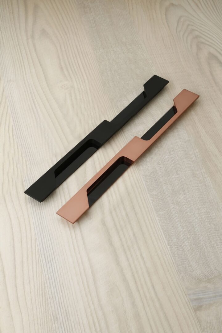 Conceal handle 705.1