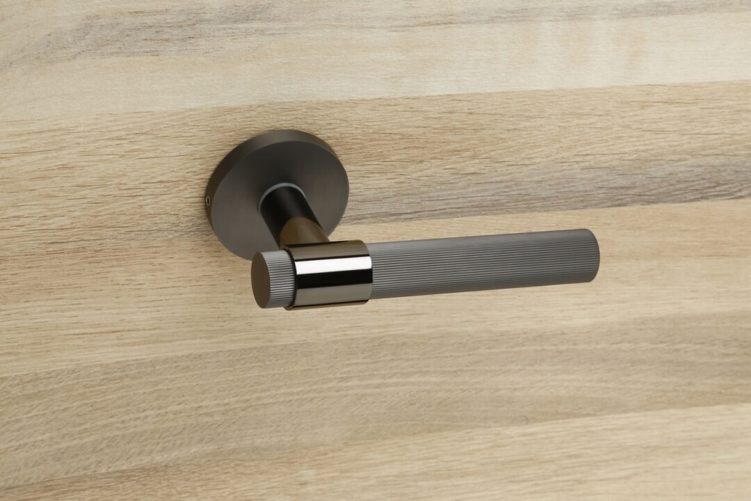 Door Handle Heist 3